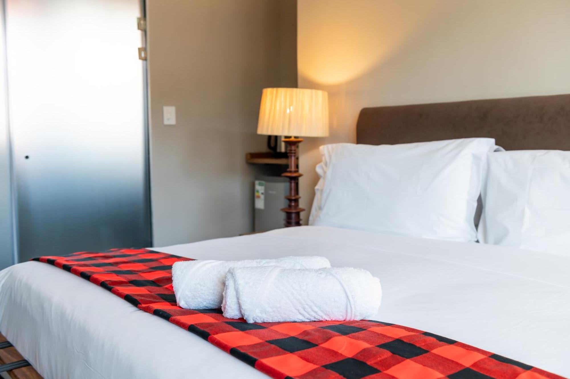 Blix Inn Guesthouse Стелленбос Экстерьер фото